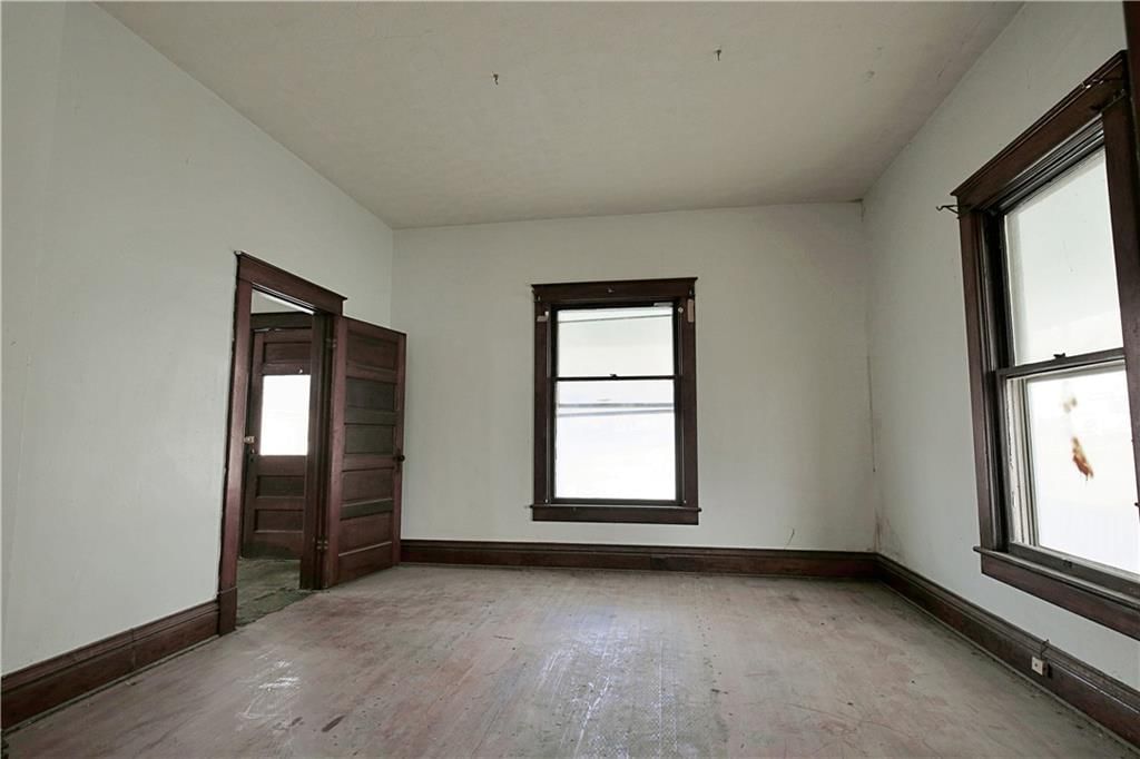 409 E Broadway Street — photo 20