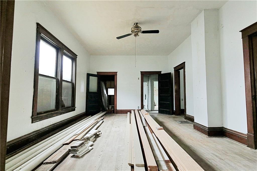 409 E Broadway Street — photo 21