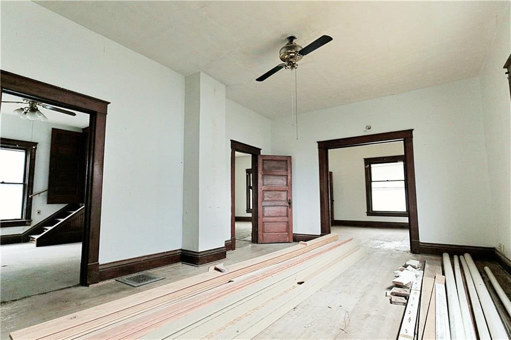 409 E Broadway Street — photo 22