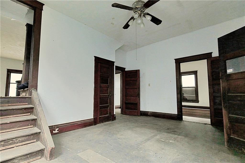 409 E Broadway Street — photo 27