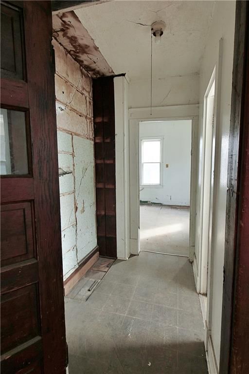 409 E Broadway Street — photo 33