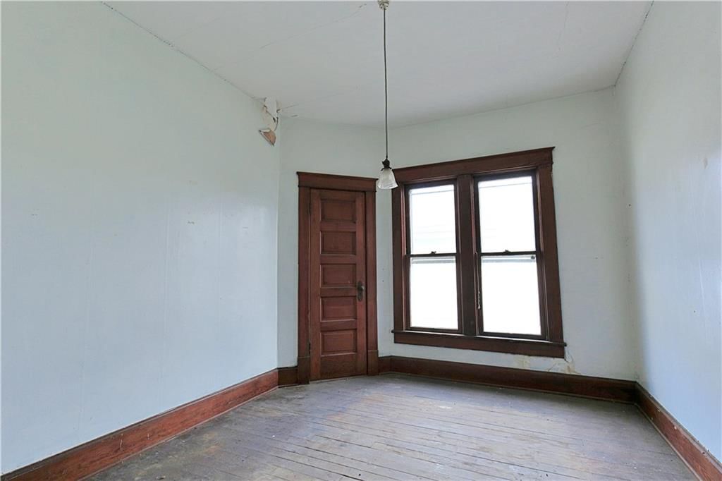 409 E Broadway Street — photo 41
