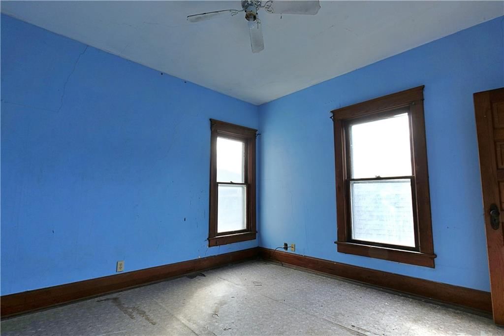 409 E Broadway Street — photo 43