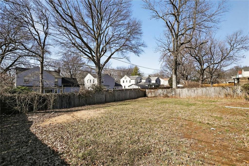 8016 HOLMES Road — photo 5