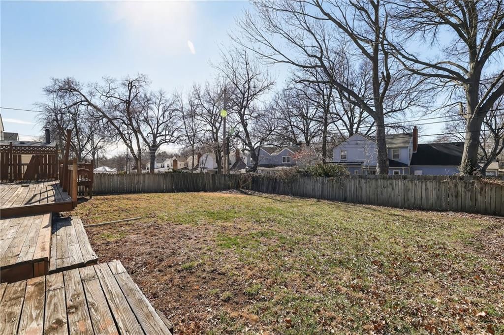 8016 HOLMES Road — photo 6