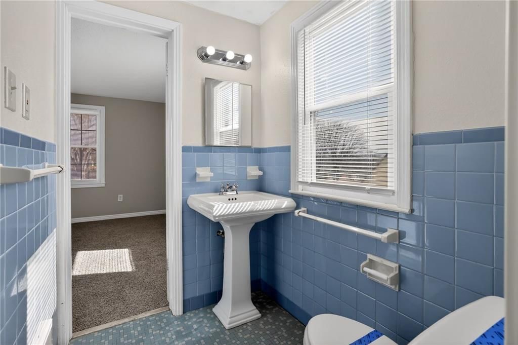 8016 HOLMES Road — photo 30