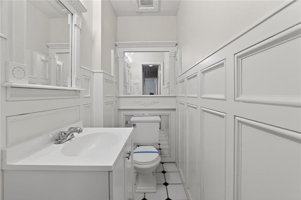 8016 HOLMES Road — photo 31