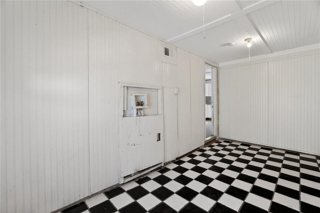 8016 HOLMES Road — photo 33