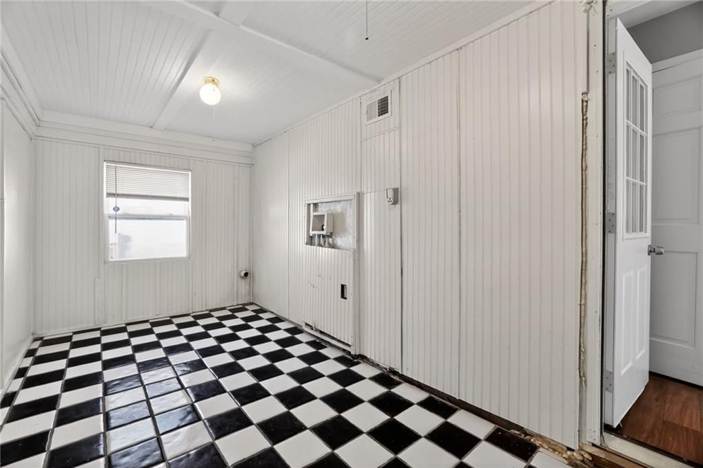 8016 HOLMES Road — photo 34