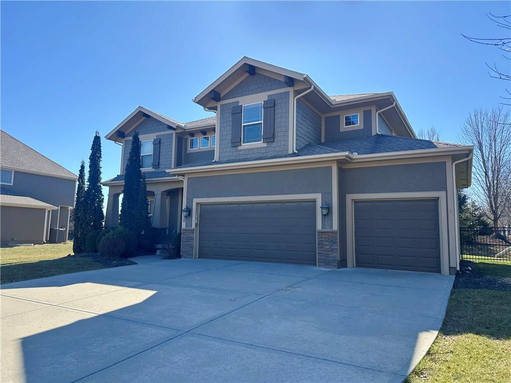 15828 Hayes Street — photo 2