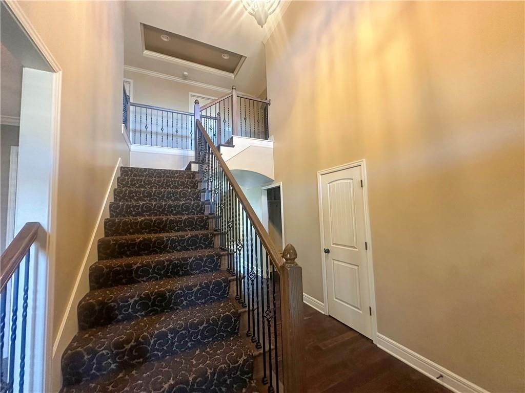 15828 Hayes Street — photo 4