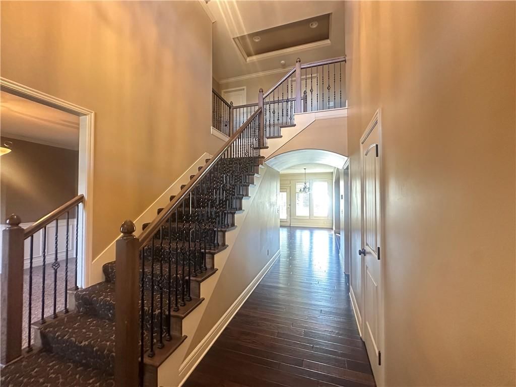 15828 Hayes Street — photo 5