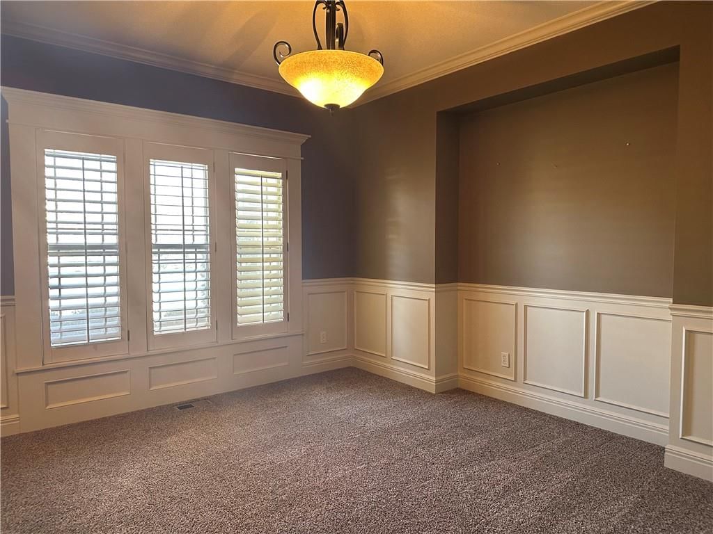 15828 Hayes Street — photo 9