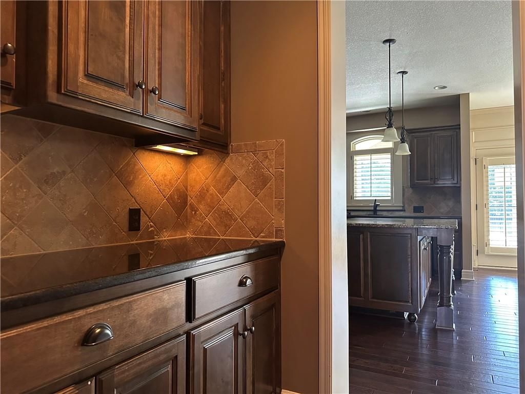15828 Hayes Street — photo 10
