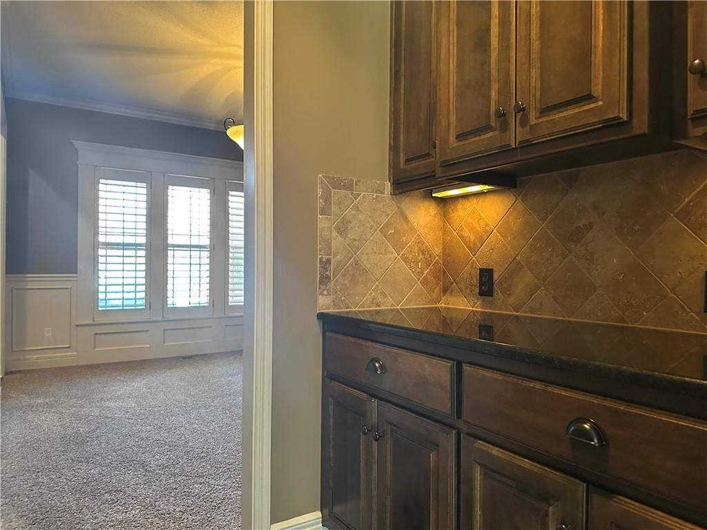15828 Hayes Street — photo 11