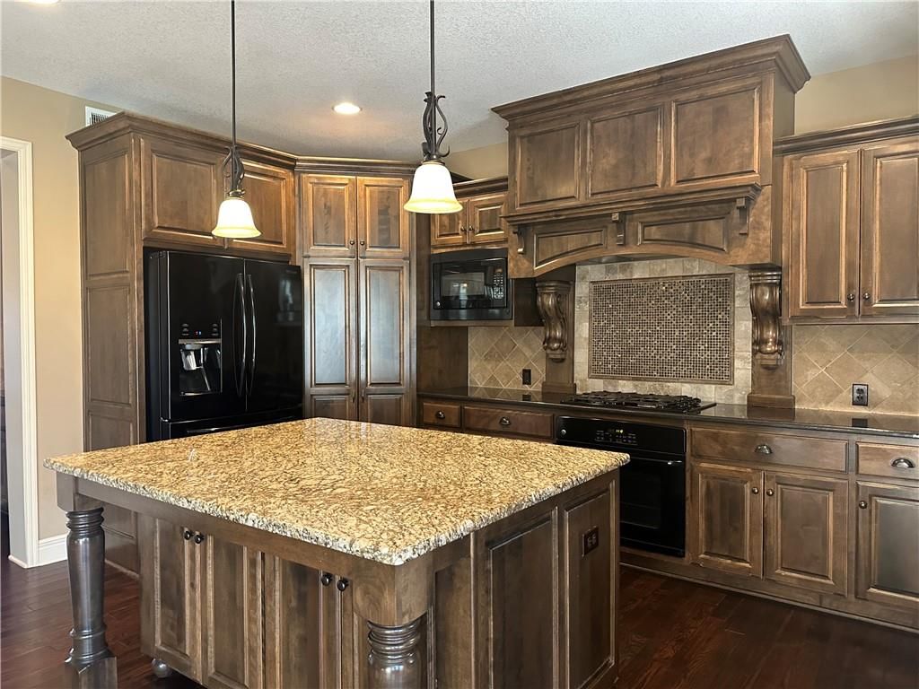 15828 Hayes Street — photo 16