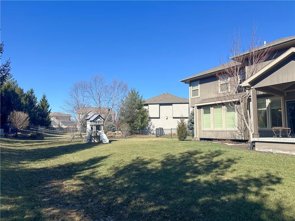 15828 Hayes Street — photo 49