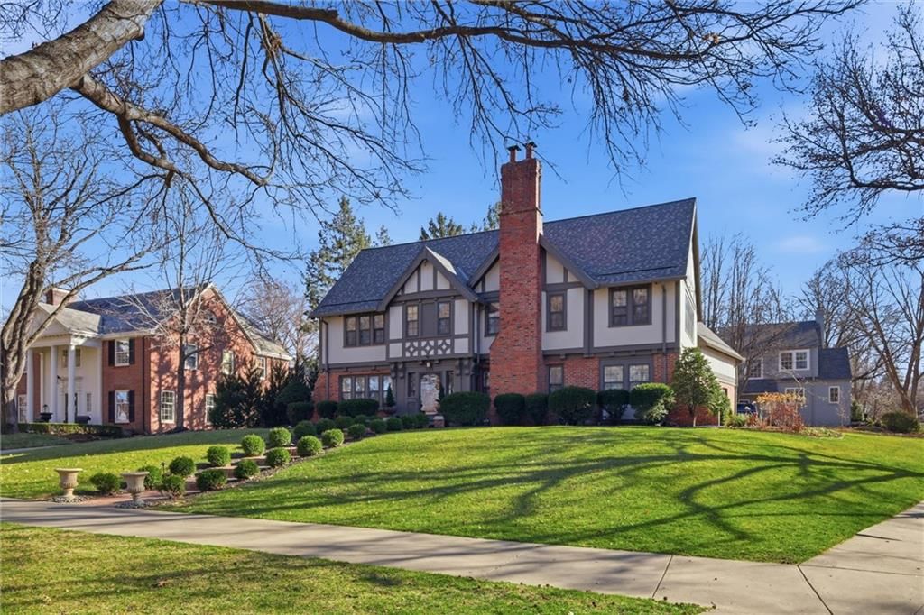 649 W Meyer Boulevard — photo 3