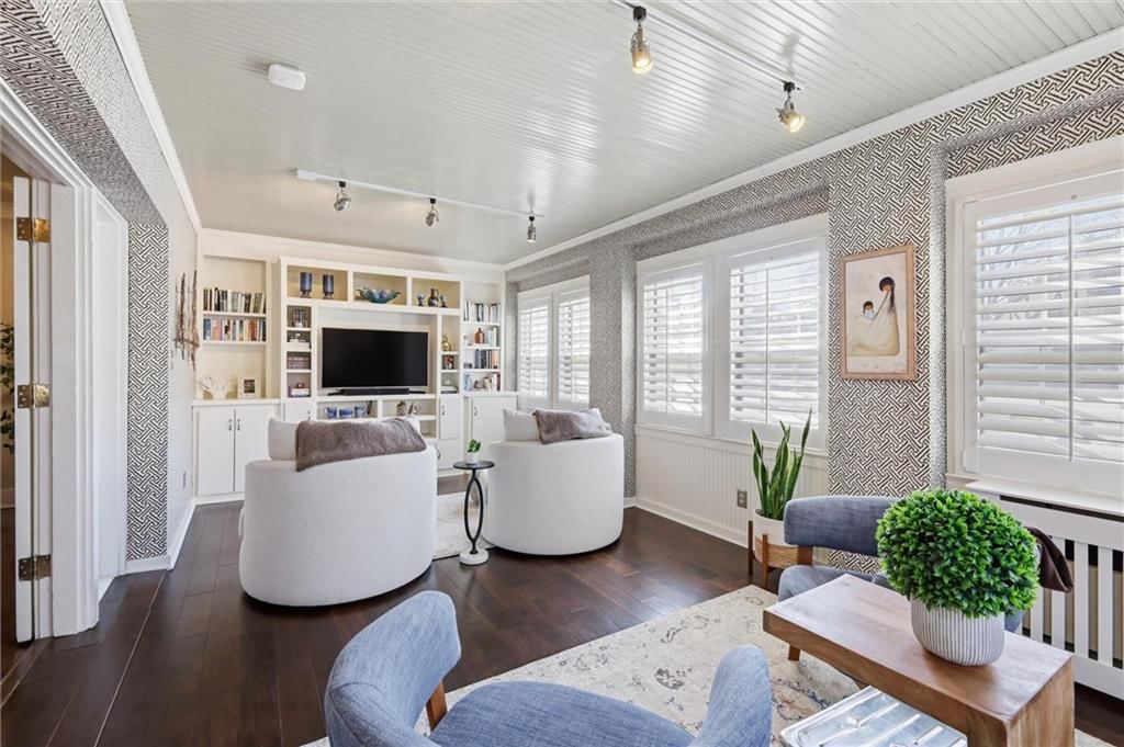 649 W Meyer Boulevard — photo 10
