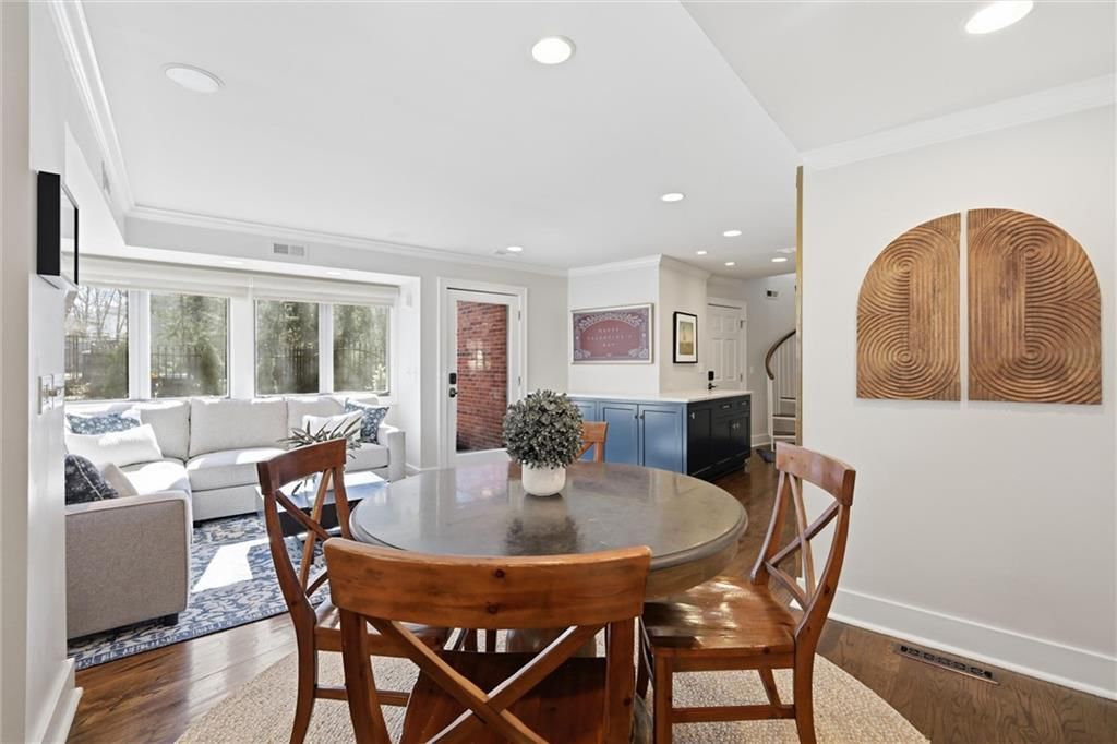 649 W Meyer Boulevard — photo 16