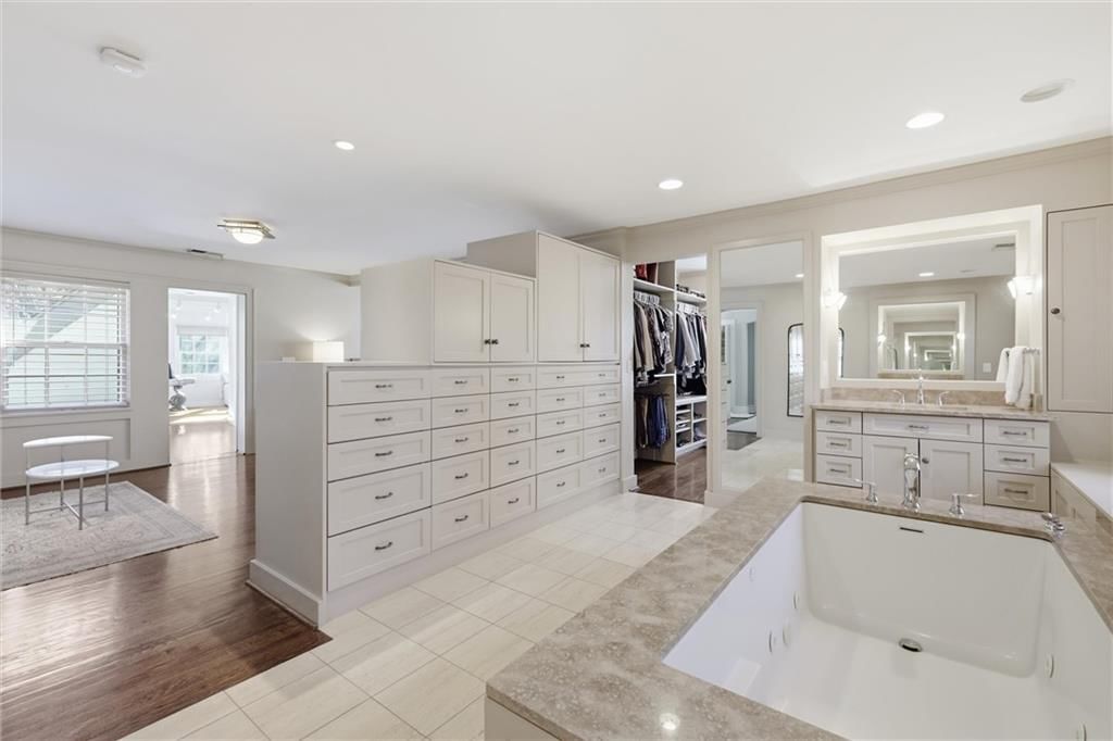 649 W Meyer Boulevard — photo 30