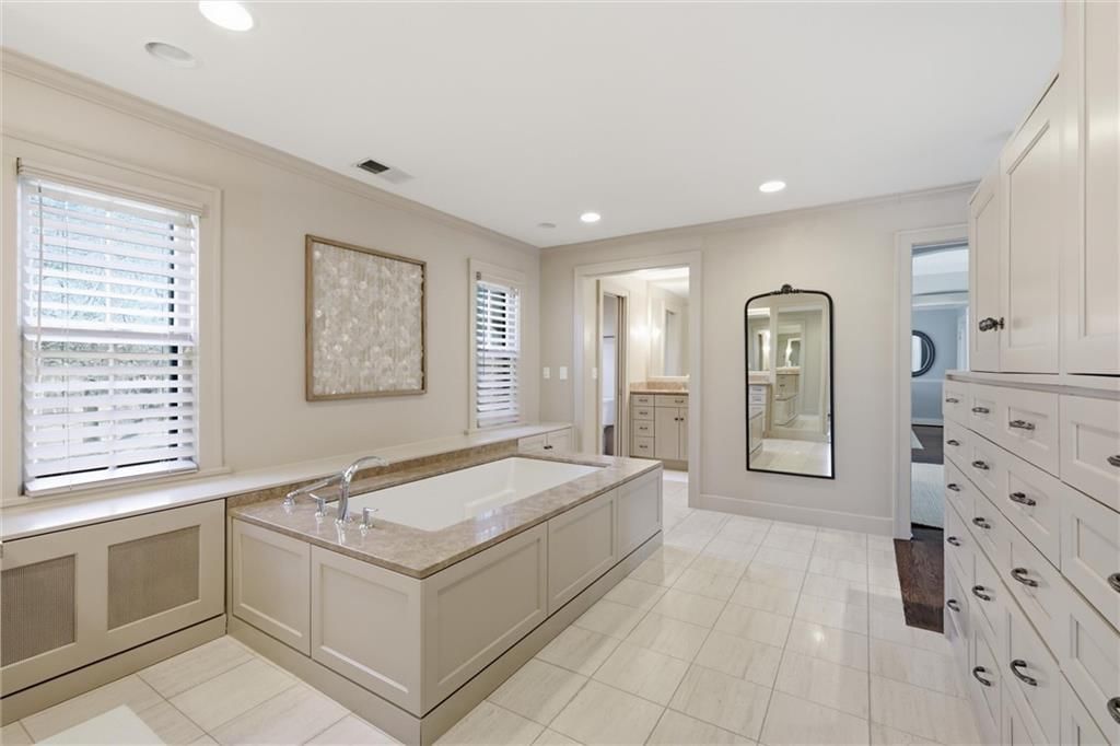 649 W Meyer Boulevard — photo 31