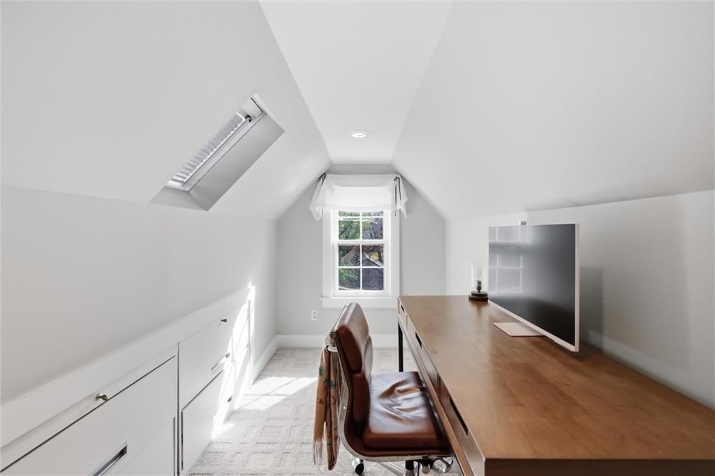 649 W Meyer Boulevard — photo 40