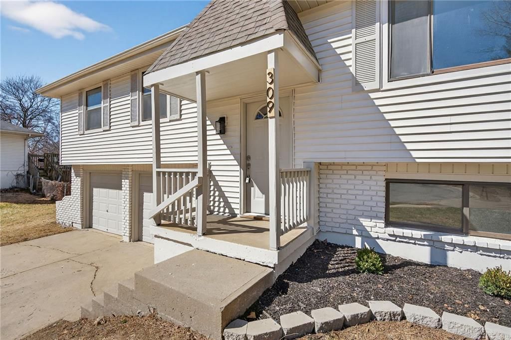 309 SE Avon Street — photo 3