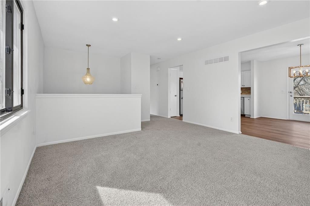 309 SE Avon Street — photo 5