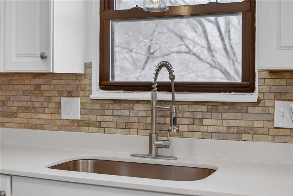 309 SE Avon Street — photo 8