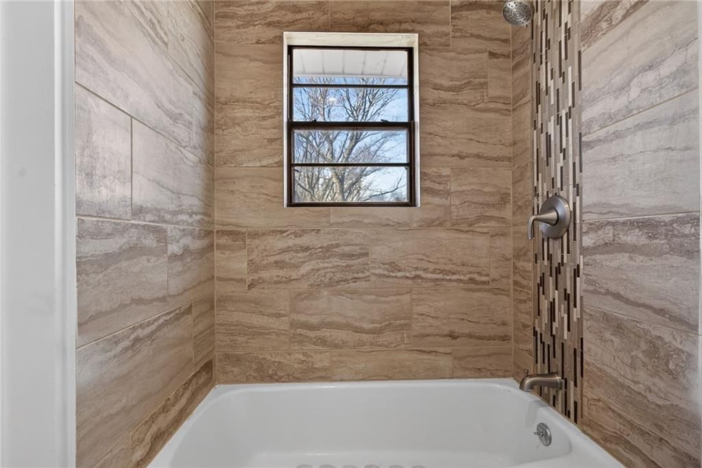 309 SE Avon Street — photo 12
