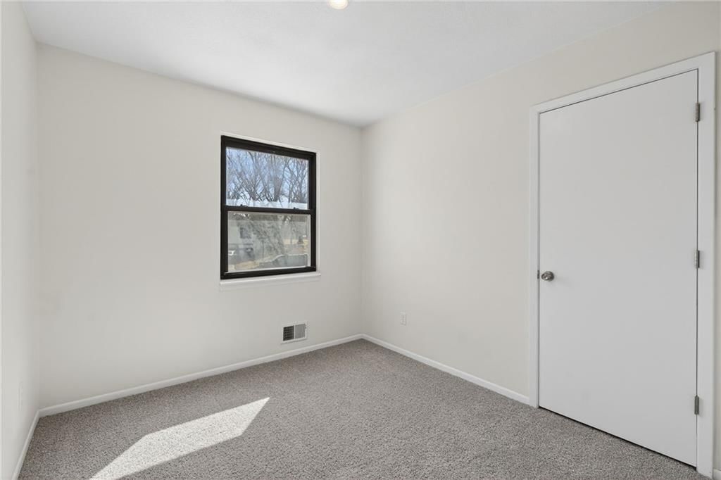 309 SE Avon Street — photo 15