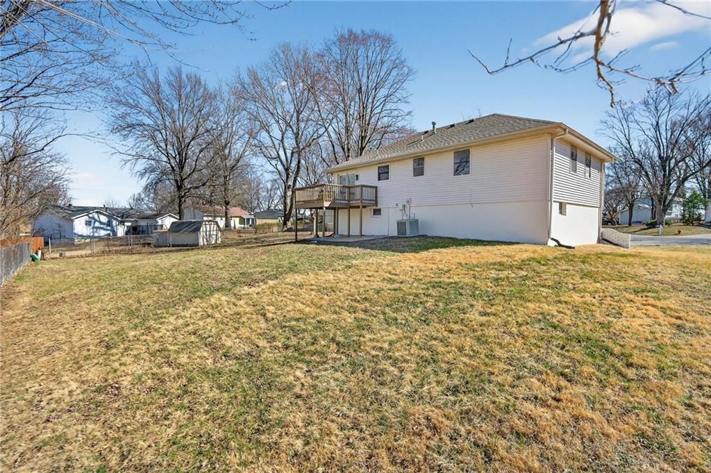 309 SE Avon Street — photo 19