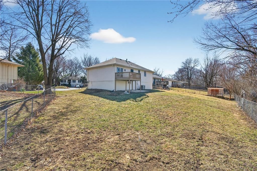 309 SE Avon Street — photo 21