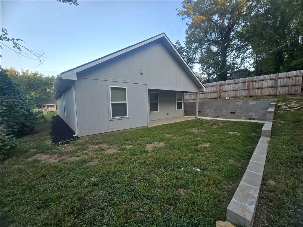 4939 Woodland Avenue — photo 4
