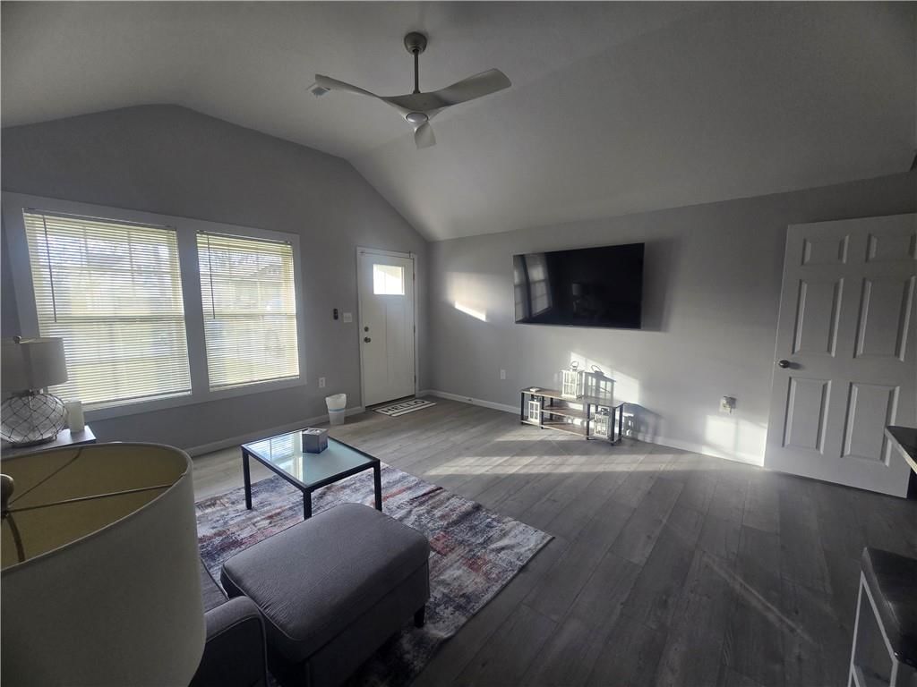 4939 Woodland Avenue — photo 10