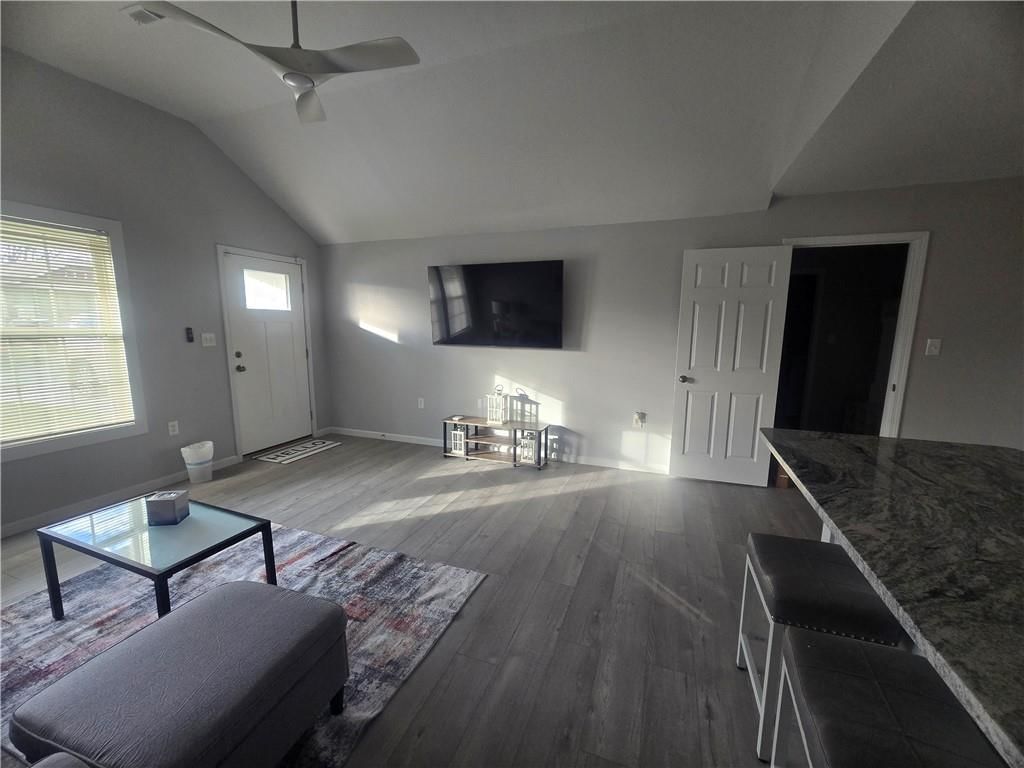 4939 Woodland Avenue — photo 11