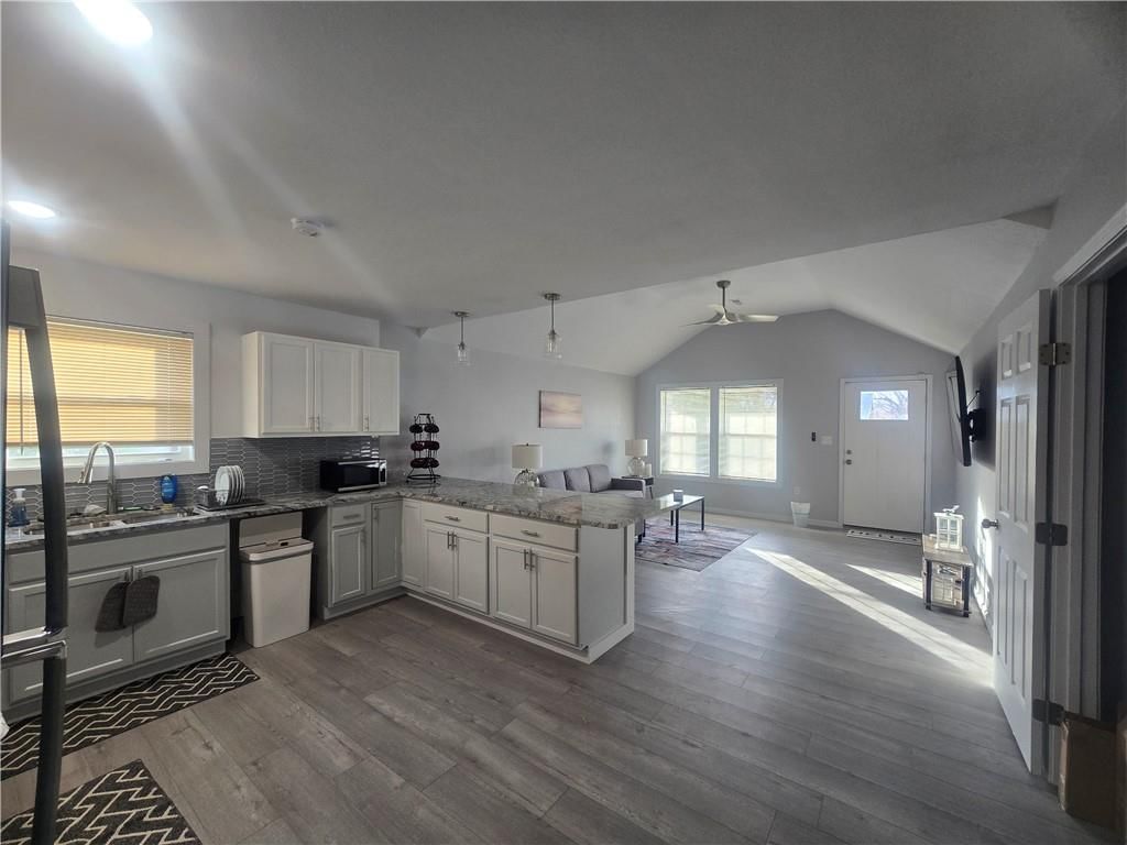 4939 Woodland Avenue — photo 14