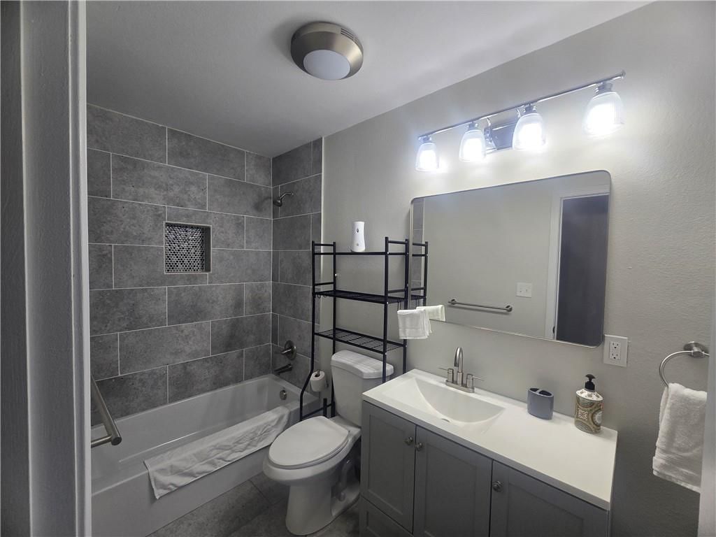 4939 Woodland Avenue — photo 21