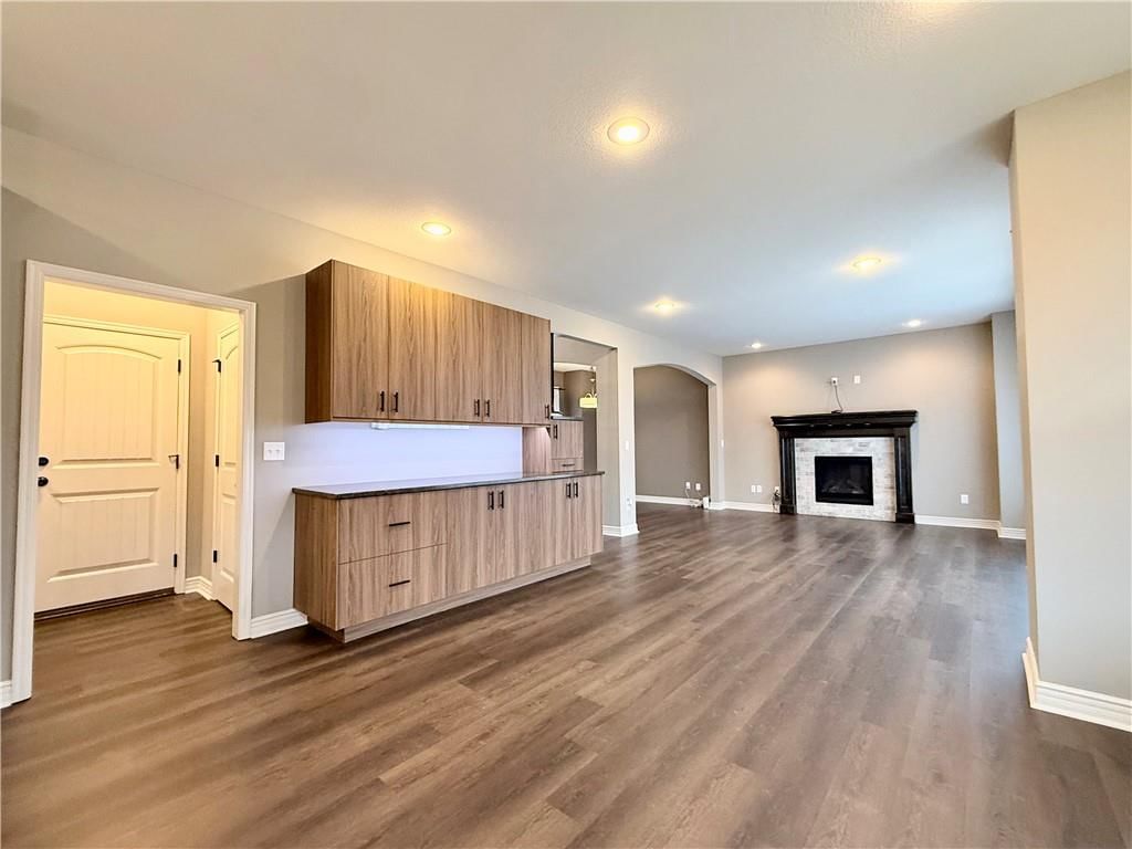 1900 Red Bud Court — photo 13