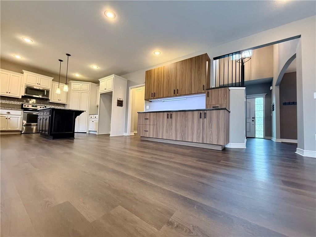 1900 Red Bud Court — photo 14