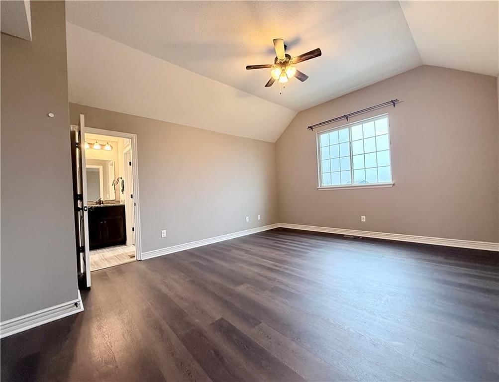 1900 Red Bud Court — photo 32