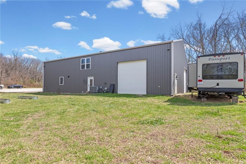 2906 N Twyman Road — photo 33