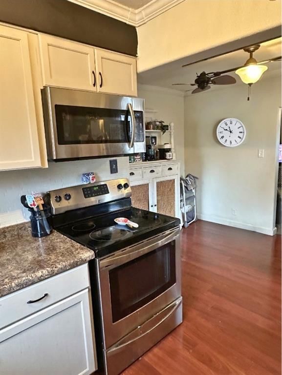 205 E Maple Street — photo 3