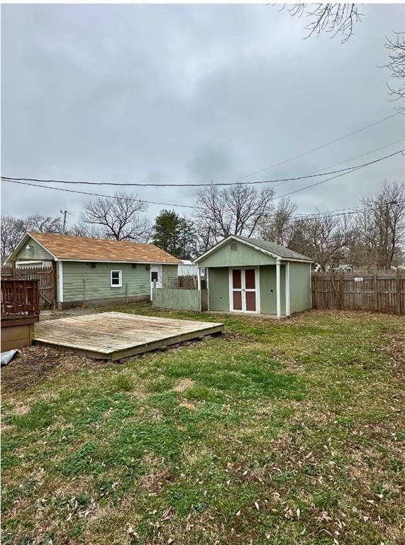 205 E Maple Street — photo 19
