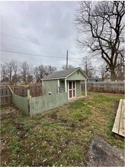 205 E Maple Street — photo 20