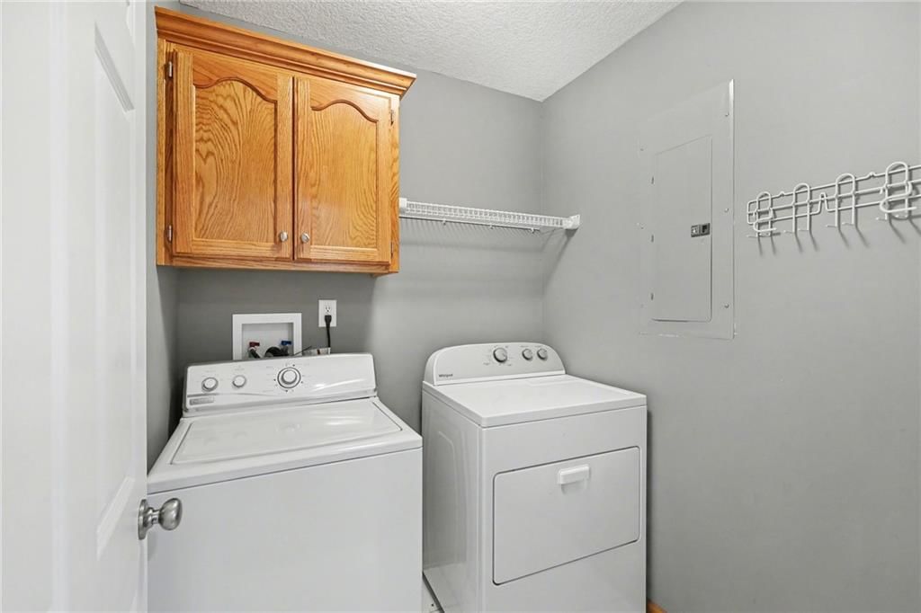 448 Laura Lane — photo 10