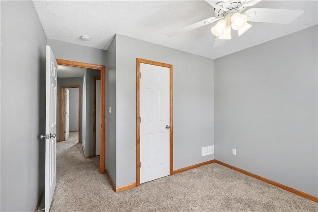 448 Laura Lane — photo 11