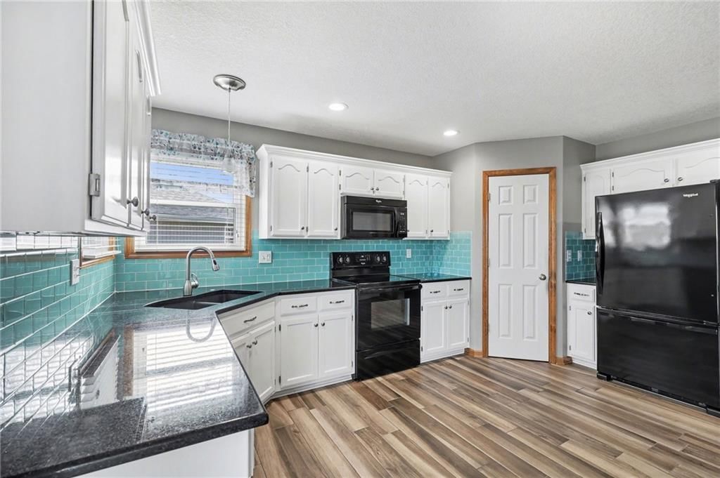 448 Laura Lane — photo 19