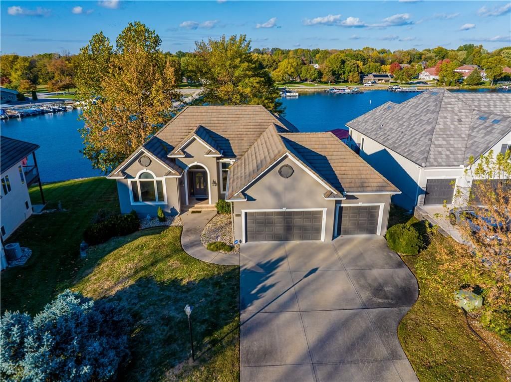 104 Arapaho Trail, Lake Winnebago, MO